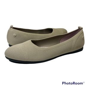 Giesswein beige Flats size 9 EU 40